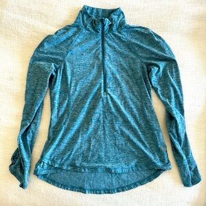 Quarters zip athletic top